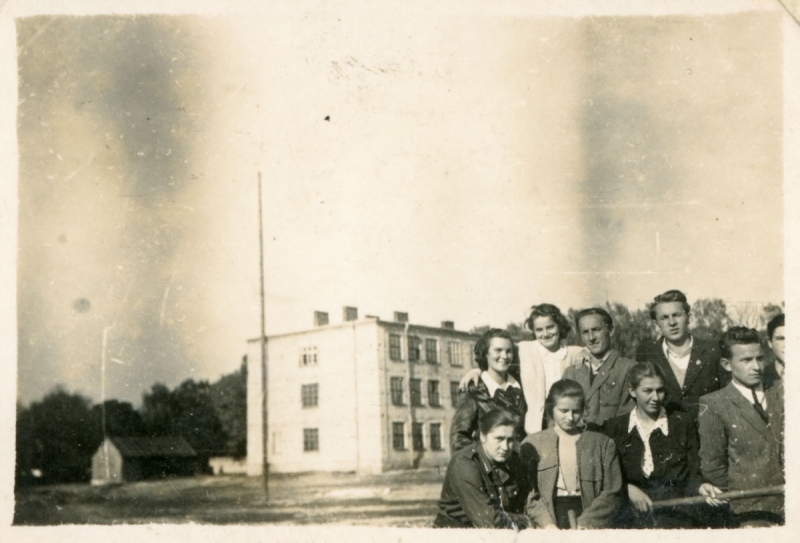 1119_Budynek LO w Józefowie. 