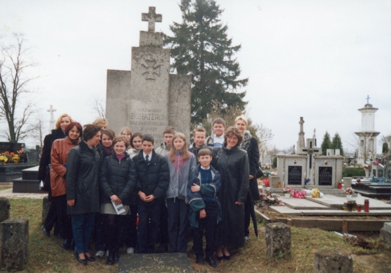 1541_Przy Pomniku Powstańców Styczniowych Poległych Pod Kobyłówką.