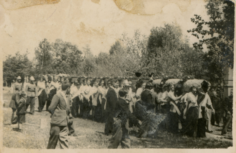 1704-Parafia-w-Jozefowie-krzyz-misijny-lata-20-30